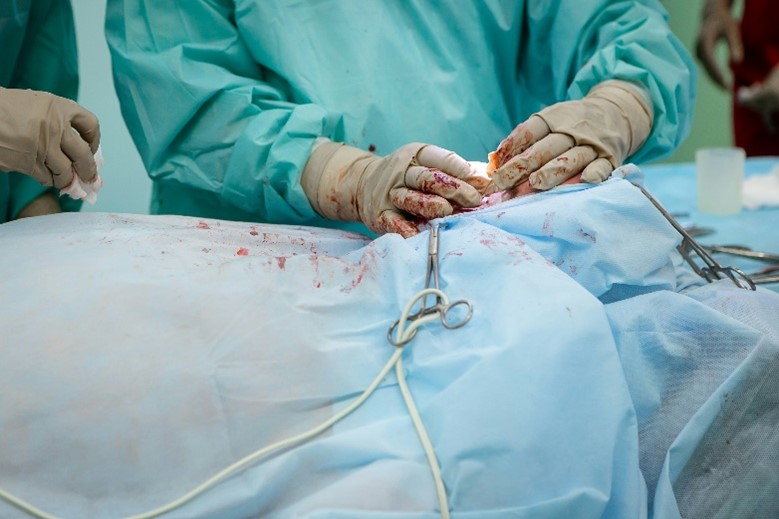 Total hip arthroplasty vs. hemiarthroplasty